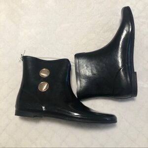 New rubber boots with gold buttons details